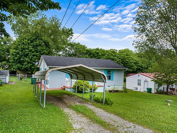 2nd image of 816 Douglas Ave