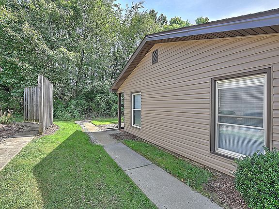 2nd image of 502 Pilgrim Ct APT C