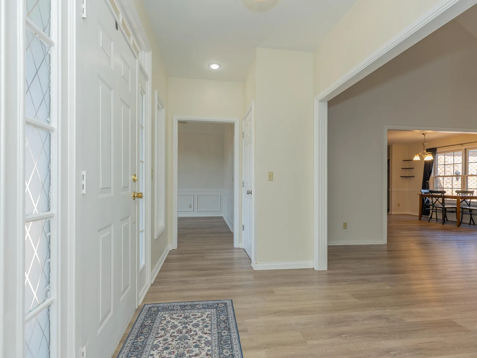 3 bed, 2.5 bath, 2916 sqft, $2,800 — Photo 3