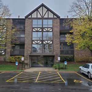 10351 Menard Ave Unit 3-323, Oak Lawn, IL, 60453