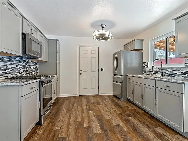 2524 E 97th Ave — Photo 10