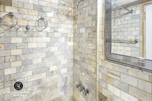 Rented by Coldwell Banker Warburg | media 6