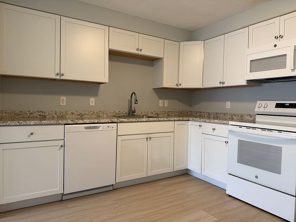 1st image of 641 Manton Ave APT 10
