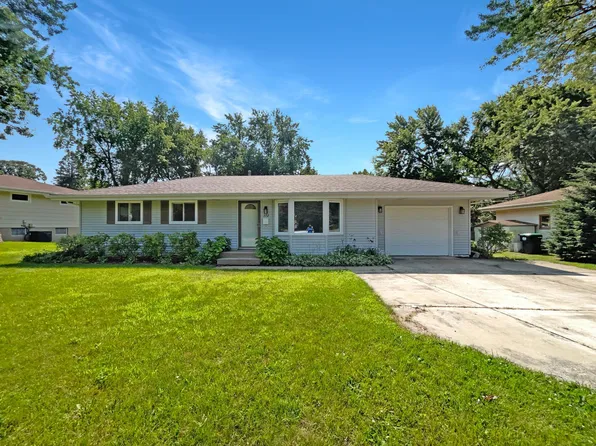 572 Rice Creek Ter NE, Fridley, MN 55432