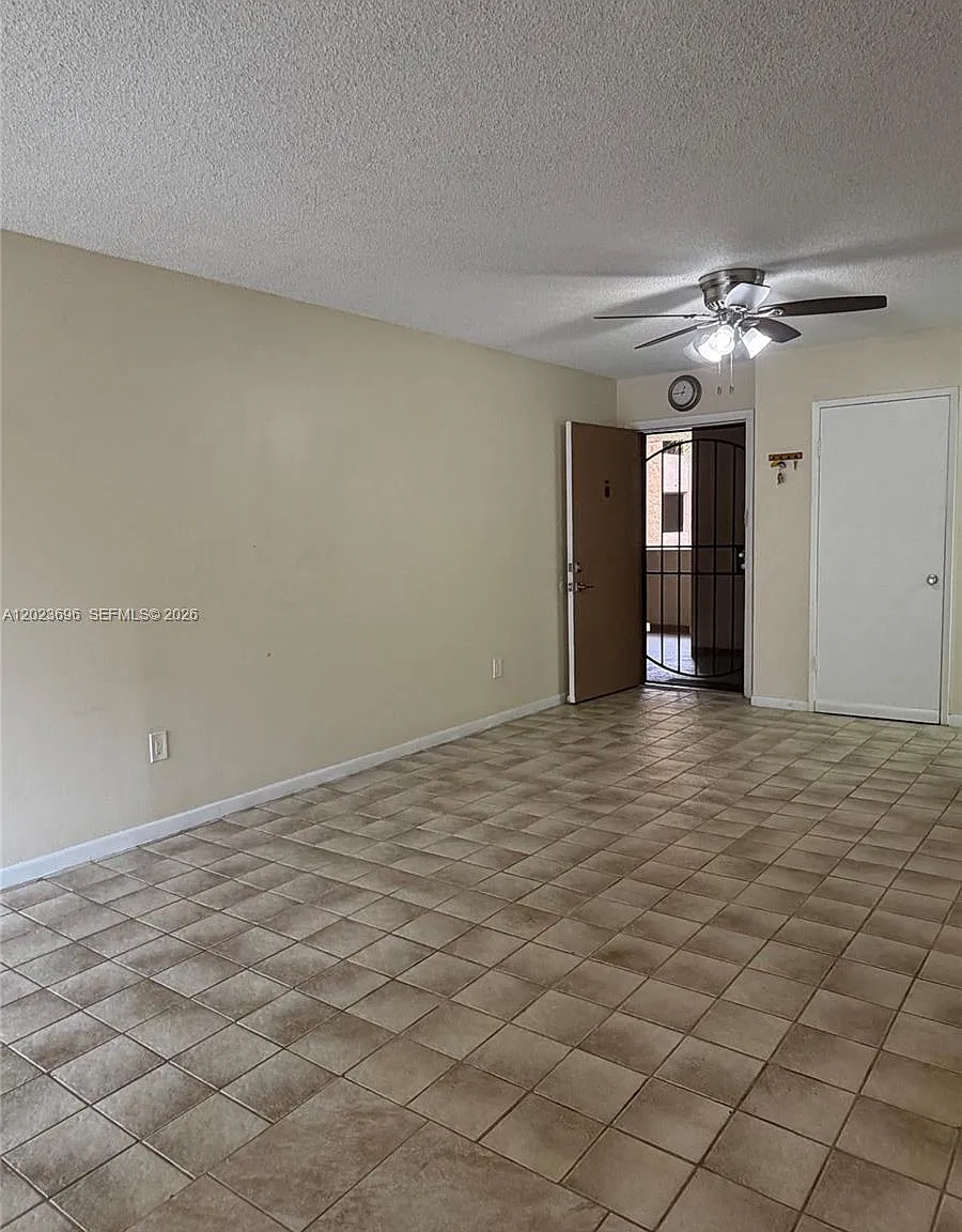 Parkside No 2 Condo - Bld — Photo 2
