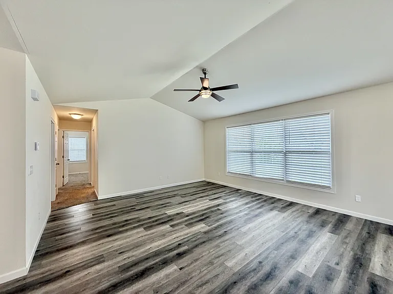 118 Cedar Ave — Photo 3