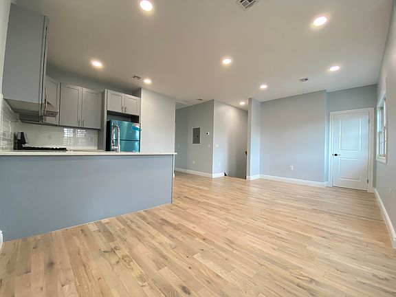 3rd image of 448 Stoneham St #2F