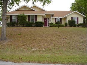 NICE 3/2 IN QUIET DESIRABLE SW NEIGHBORHOOD