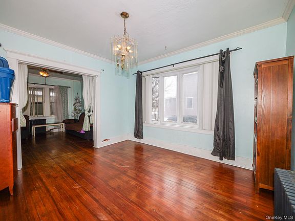 4th image of 809 South Street
