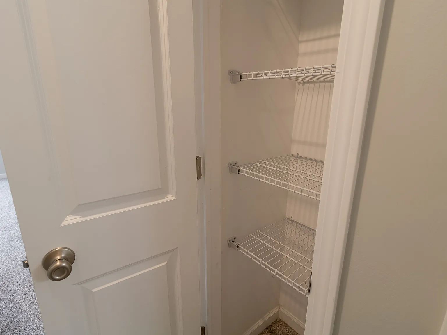 11 Robert Dr — Photo 4