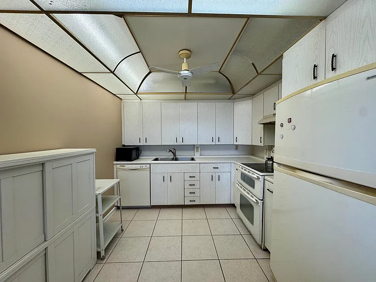 4019 Lincoln Pl #A — Photo 8