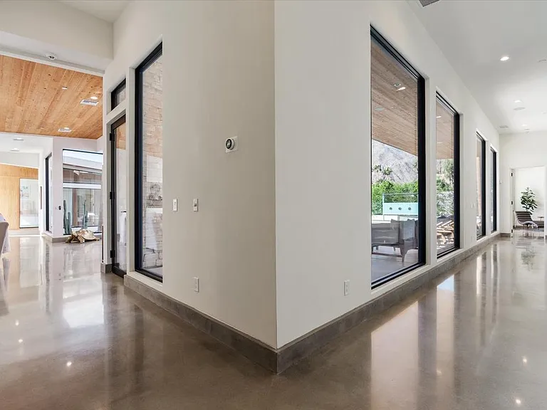 524 E Miraleste Ct — Photo 35