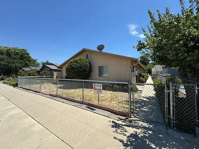 304 E F St #A