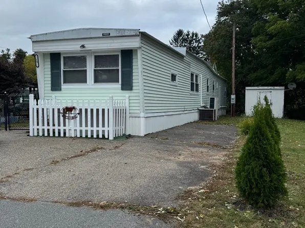19 3rd Ave, Ware, MA 01082