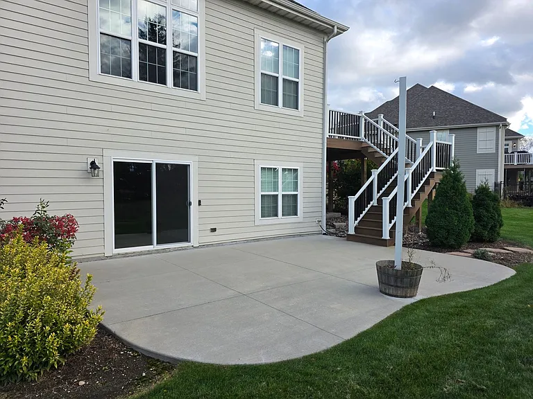 W239N3743 River Birch Ct — Photo 42