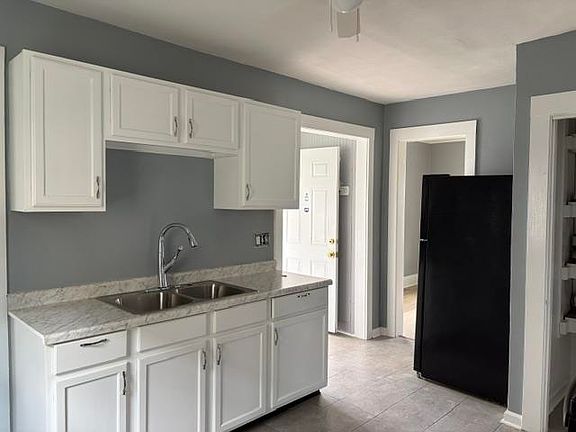 2nd image of 1122 17th St