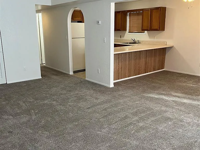 105 Pine Hollow Way #105 — Photo 6