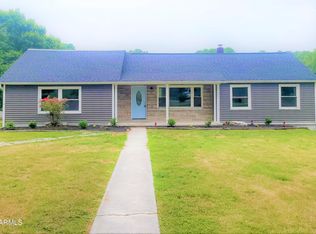 909 Ridgeview Dr, Clinton, TN 37716