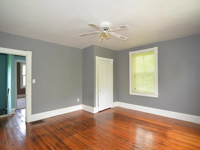 1085 Church Ave — Photo 8