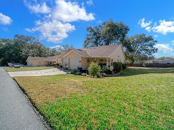 3rd image of 3525 N Woodgate Dr