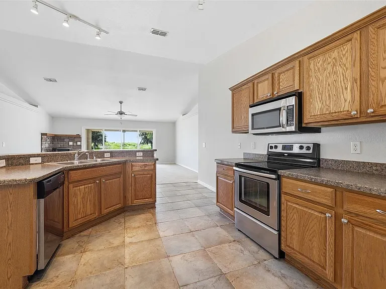 21395 NW 39th Ct — Photo 7