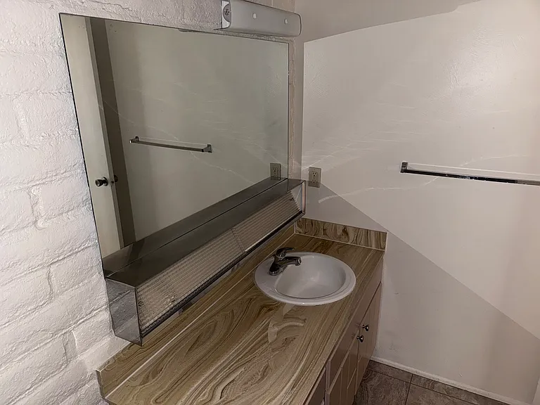 3240-3242 E Monte Vista Dr #3240 — Photo 10