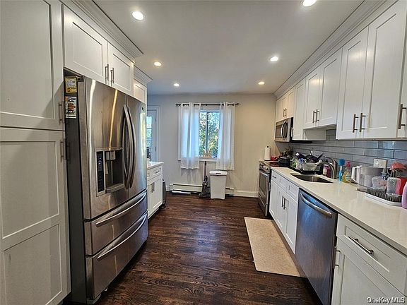 5th image of 228 Hudson Avenue