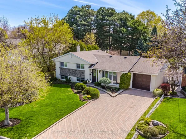 3 Donata Dr, Mississauga, ON L5M 1T2