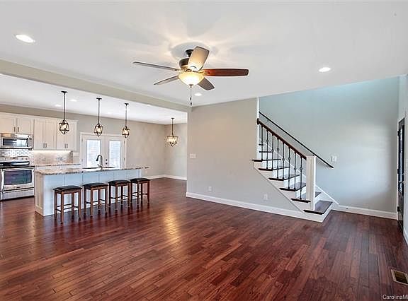 5th image of 7798 Pinecone Ln