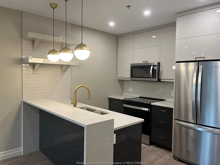 531 Pelissier St #206 — Photo 6