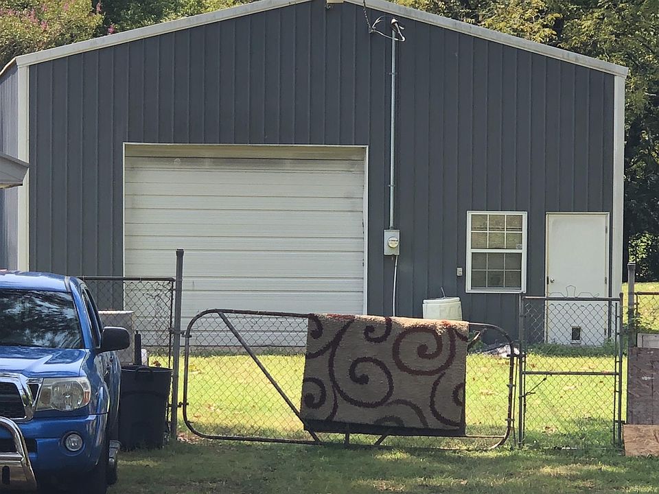 2nd image of 109 Lookout Dr