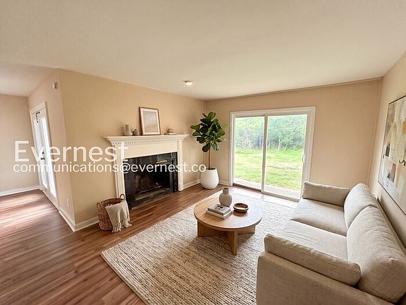 2nd image of 9 Sycamore Ct