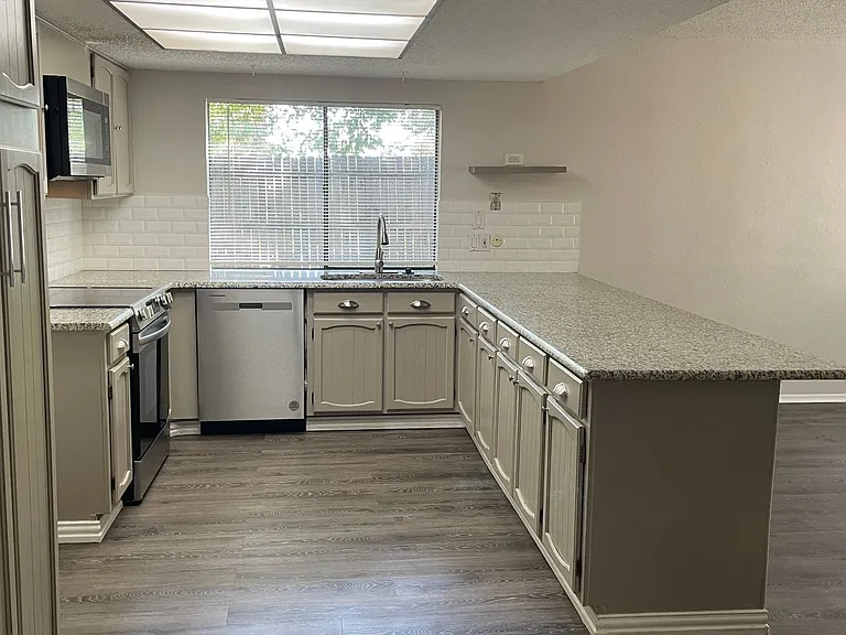 3201 Willow Bnd — Photo 9