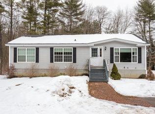 7 Durham Ln, Rochester, NH 03839