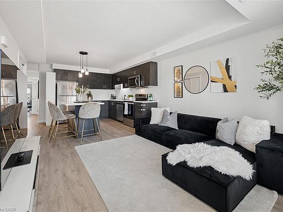 5th image of 150 Rochefort St #F