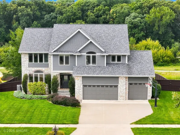 15814 Ridgemont Dr, Urbandale, IA 50323