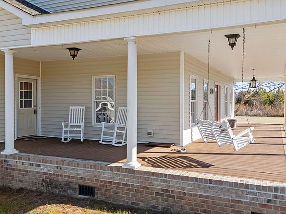 5th image of 290 Baie Road