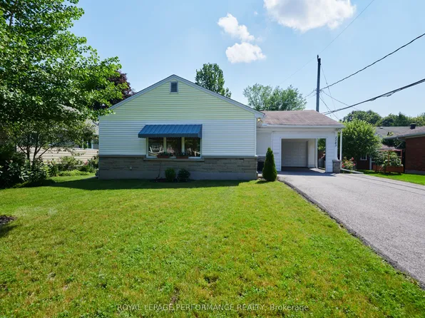 2243 Hillary Ave, Ottawa, ON K1H 7H7