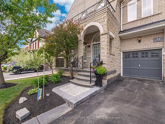 3rd image of 34 Royal Links Cir