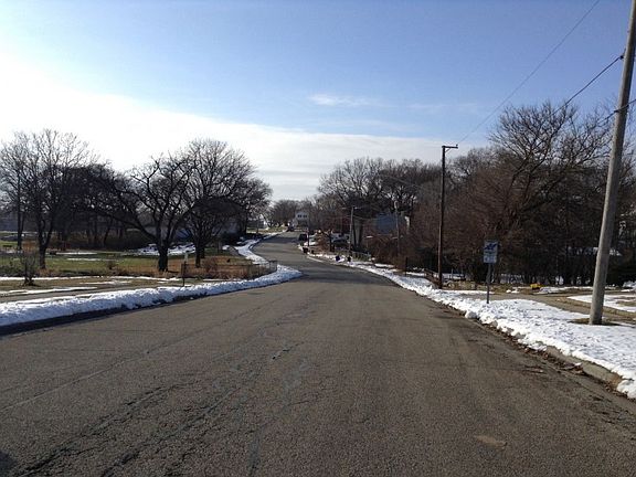 5th image of 834 10th Ave