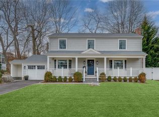 18 Chamberlain St, Rye, NY 10580