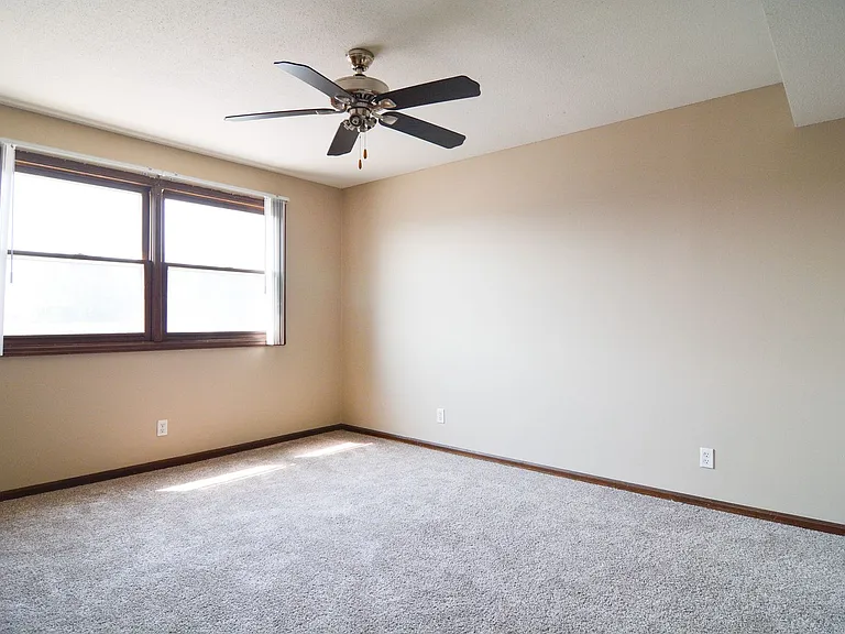 The Heights Apartments — Photo 37