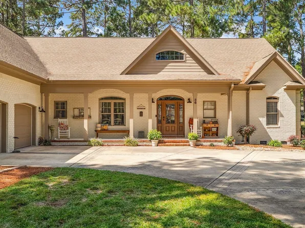 36 Augusta Drive, Southern Pines, NC 28387