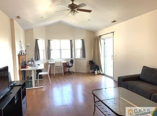 394 Keswick Dr, Piscataway, NJ 08854