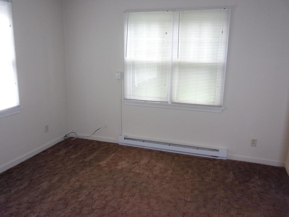 2nd image of 4705 Count St