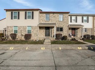 37094 Brynford Dr, Clinton Township, MI 48036