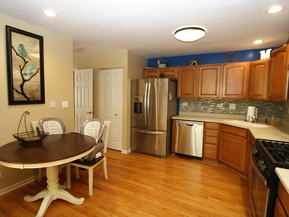 4th image of 2230 Foxmoor Ln #2230