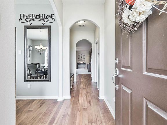 3rd image of 5718 That Way