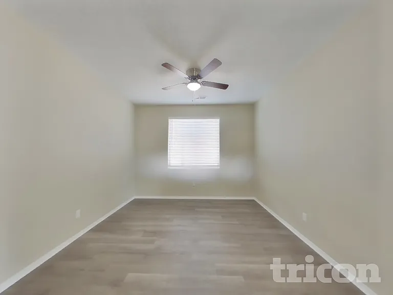 1612 Valle Vista Rd NW — Photo 3