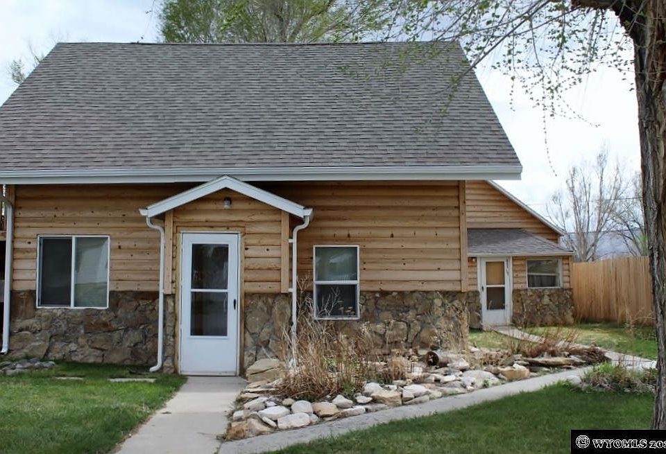 1st image of 823 Washakie St